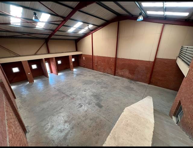 299M² WAREHOUSE TO LET IN SUNDERLAND RIDGE